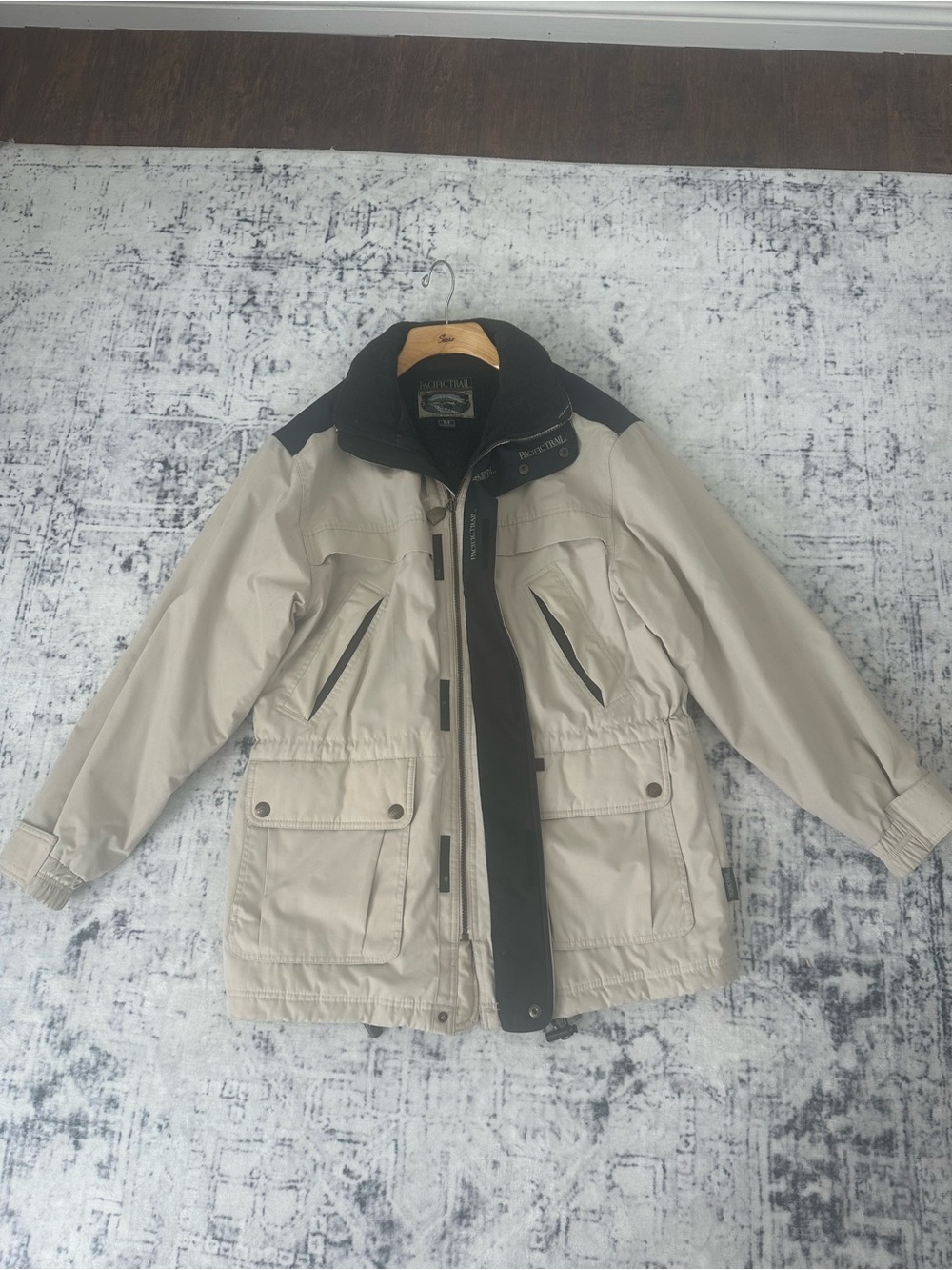 Vintage 95-97. Pacific Trail Beige and Black Field Jacket